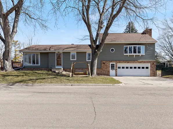 402 N Minnesota St, Marshall, MN 56258