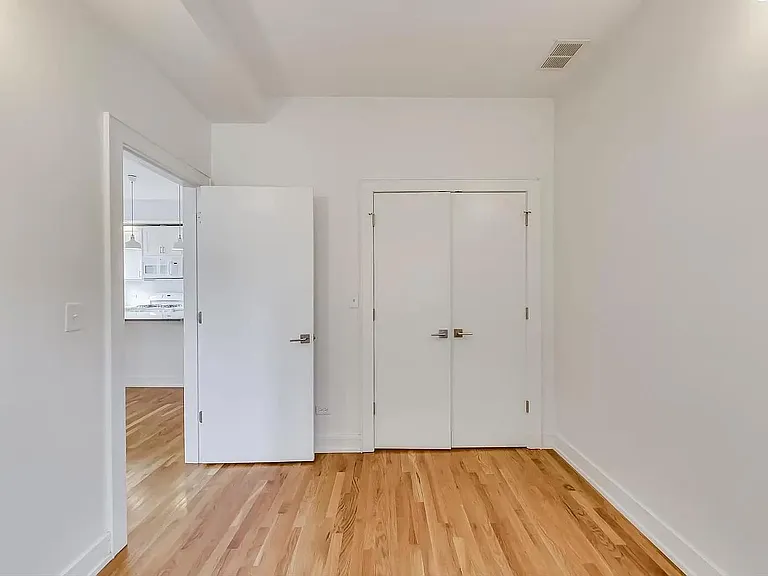 1157 W 18th St #R204 — Photo 12