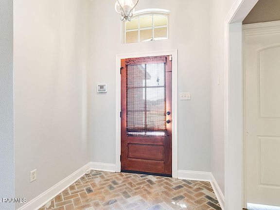 2nd image of 413 Flanders Ridge Dr