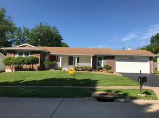 29 White Plains Dr, Chesterfield, MO 63017