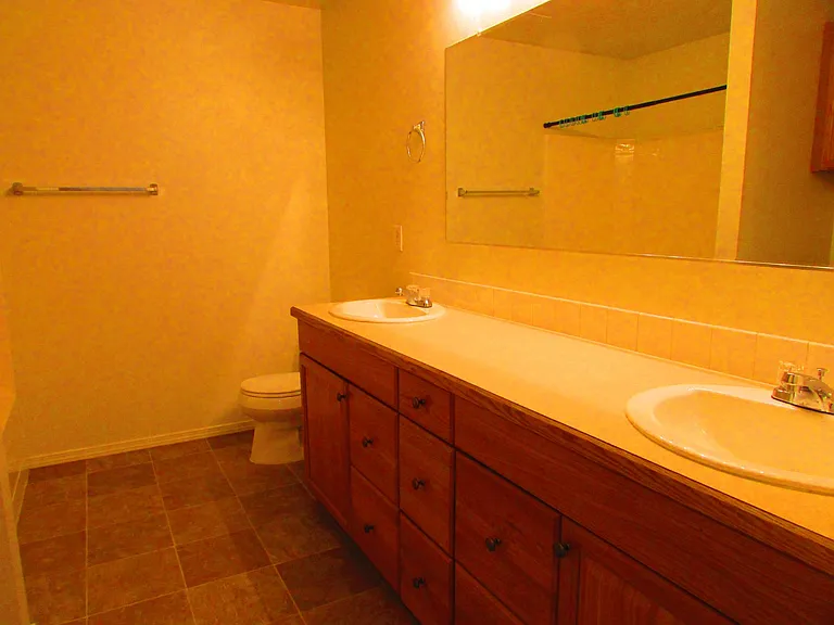 551 W Idaho Ave — Photo 16