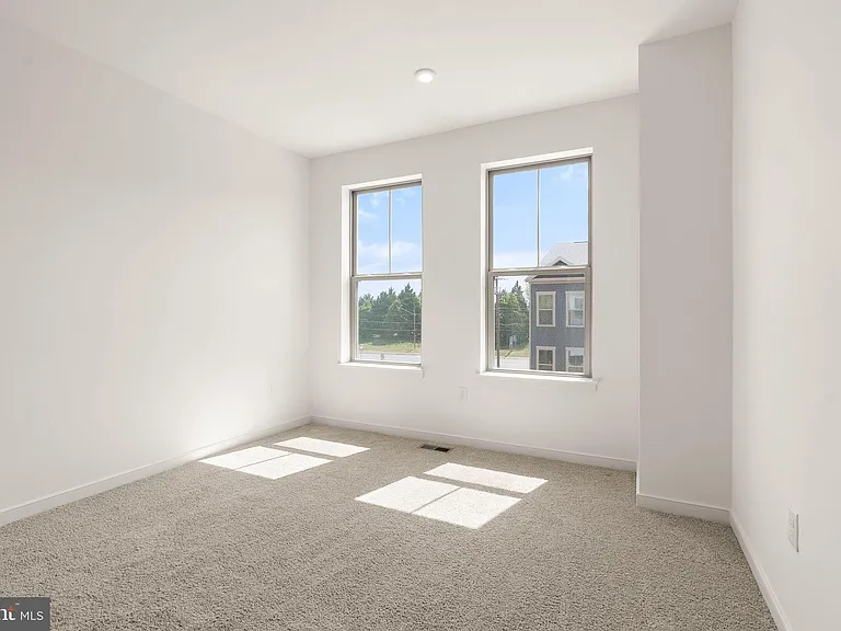 6230 Folly Ln — Photo 37