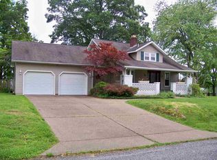215 N 1st St, Elberfeld, IN 47613