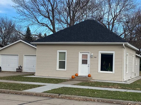 1313 Marshall St, Wood River, NE 68883