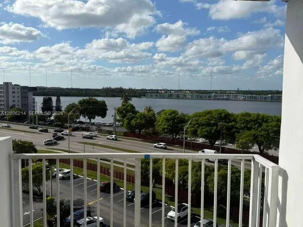 1200 NE Miami Gardens Dr, Miami, FL