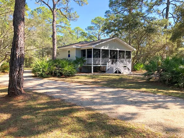 73 Tarpine Dr, Panacea, FL 32346