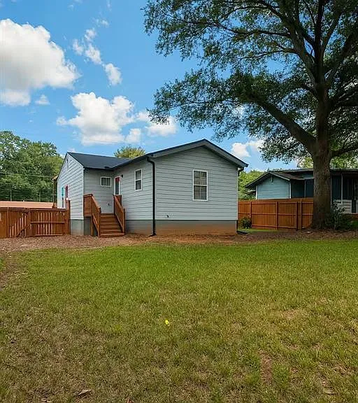 521 Granade Dr — Photo 2
