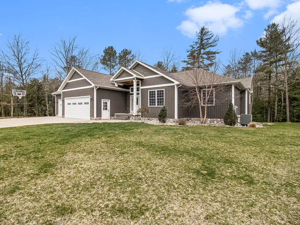 3899 N Sherman Rd, Ludington, MI 49431