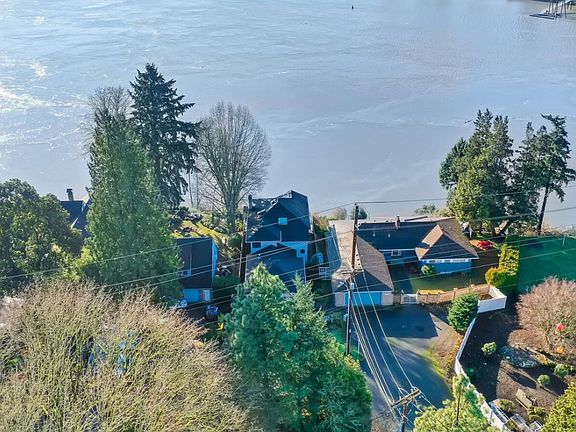 2nd image of 10719 SE Riverway Ln