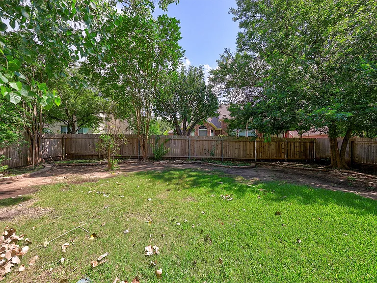 1554 Homewood Cir — Photo 40
