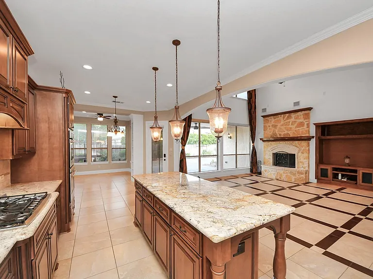 1807 Ravenel Ln — Photo 17