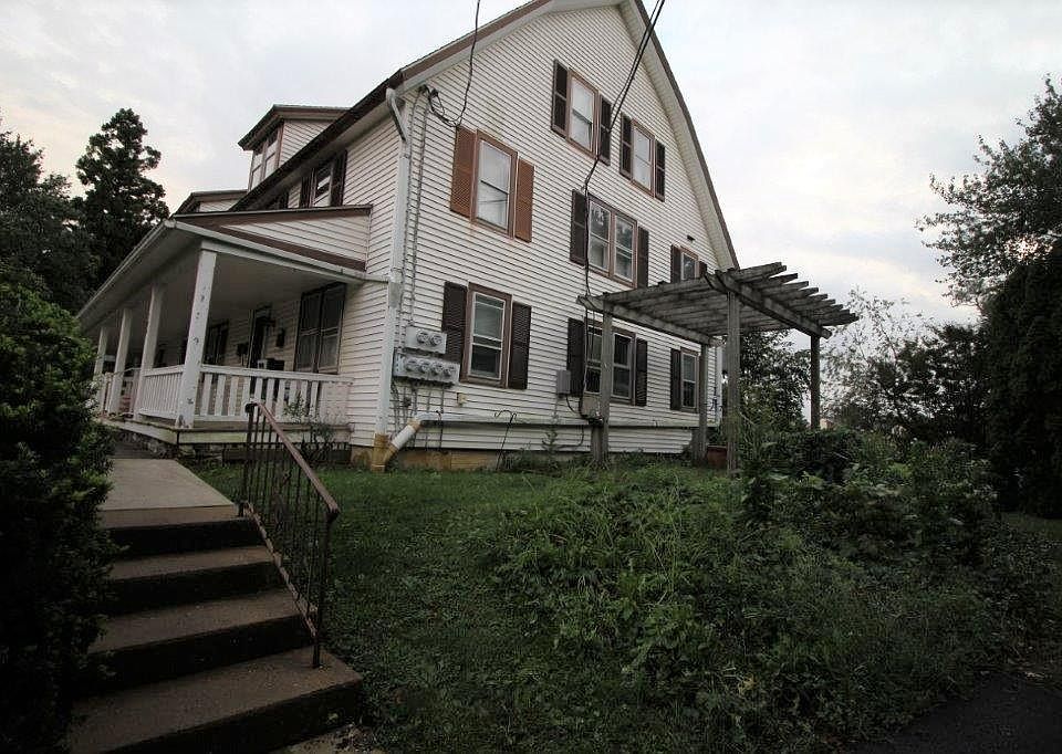 1st image of 106 N Custer Ave