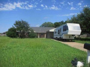 810 N 4th St, Wills Point, TX 75169