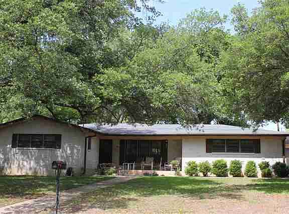 2nd image of 2302 Robin Rd