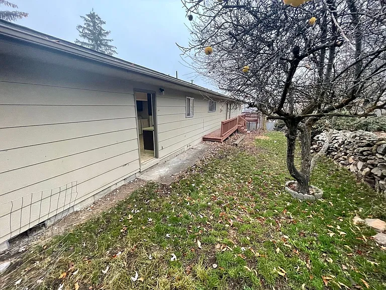 6721 Alva Ave — Photo 2
