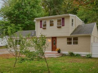 90 Lakeshore Dr, Georgetown, MA 01833