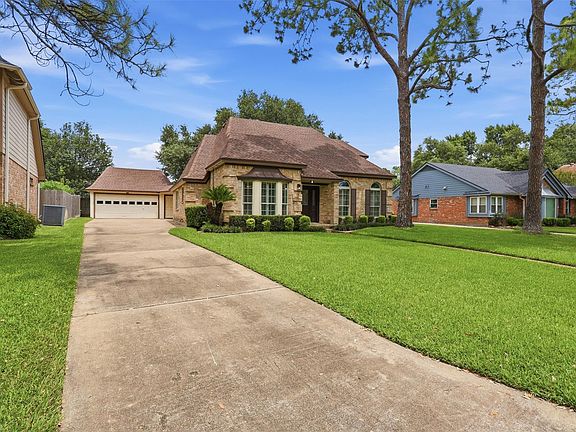 3rd image of 1515 Carters Grove Ln