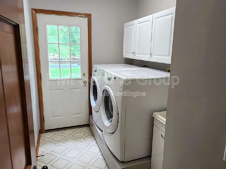3467 Charlemaine Dr — Photo 17