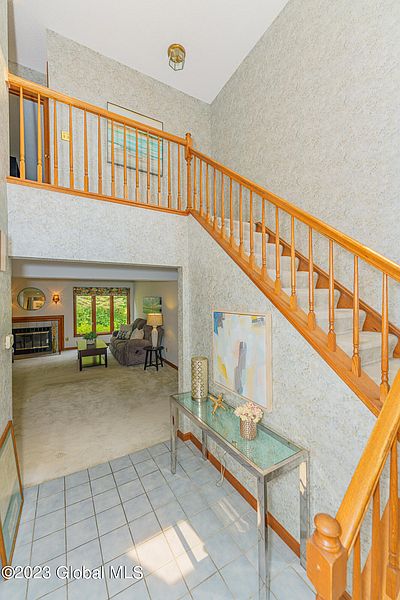 4th image of 72 Commonwealth Drive