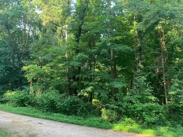 425 North, Howe, IN 46746