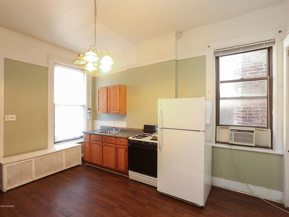 2nd image of 1108 W Taylor St #3F