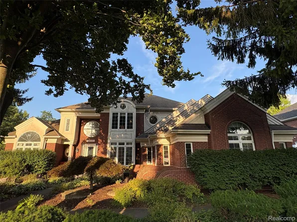 3835 Ranya Dr, Commerce Township, MI 48382