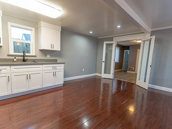 4th image of 75 Oceanside Dr