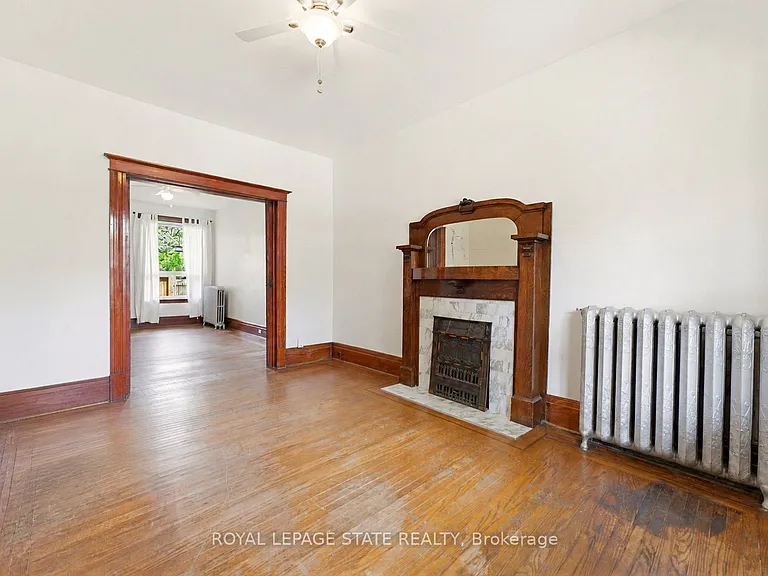 25 Strathcona Ave S #1 — Photo 6