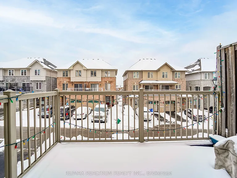 401 Rossland Rd E — Photo 24