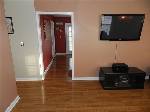 5th image of 222 Tecumseh Dr