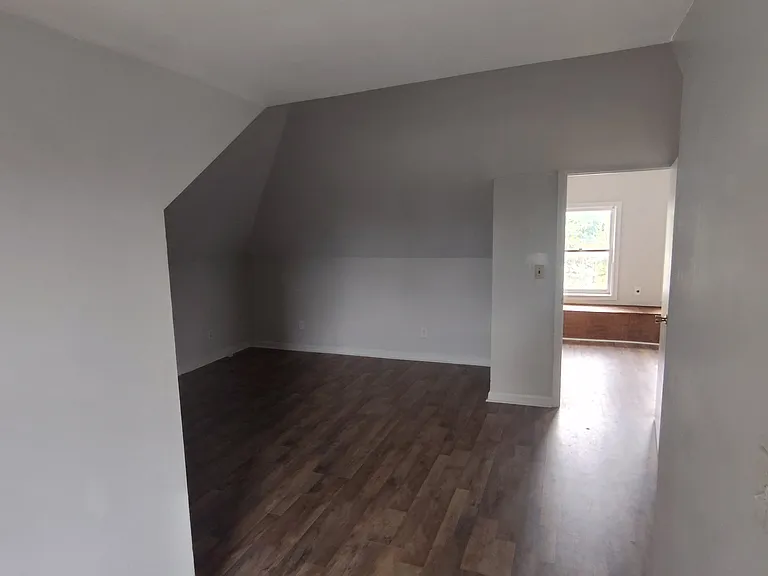 320 S East St — Photo 10