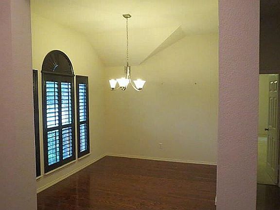 5th image of 5809 Vineyard Ln