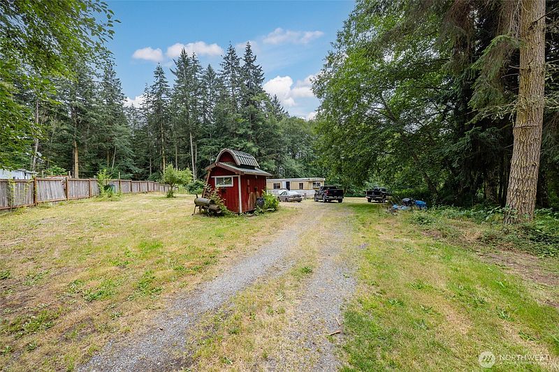 4th image of 7846 Bailey Road
