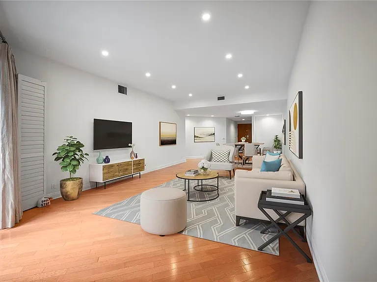 750 S Bundy Dr #108 — Photo 2
