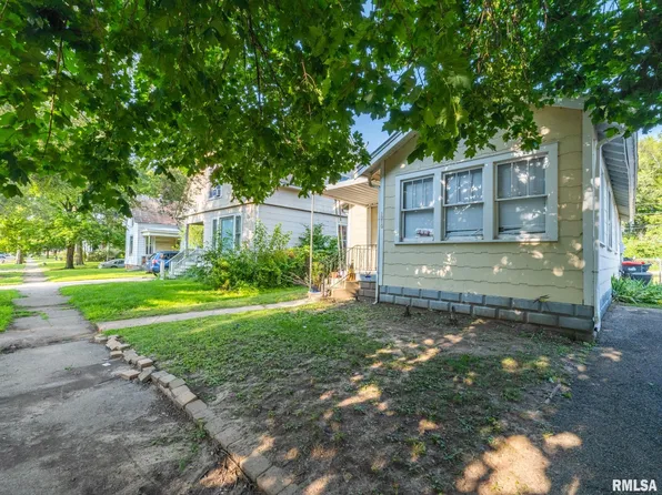 1210-1212 S 4th St, Pekin, IL 61554