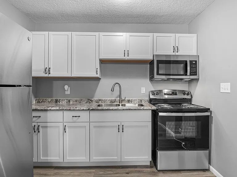 Elrose Apartments 1500 — Photo 4