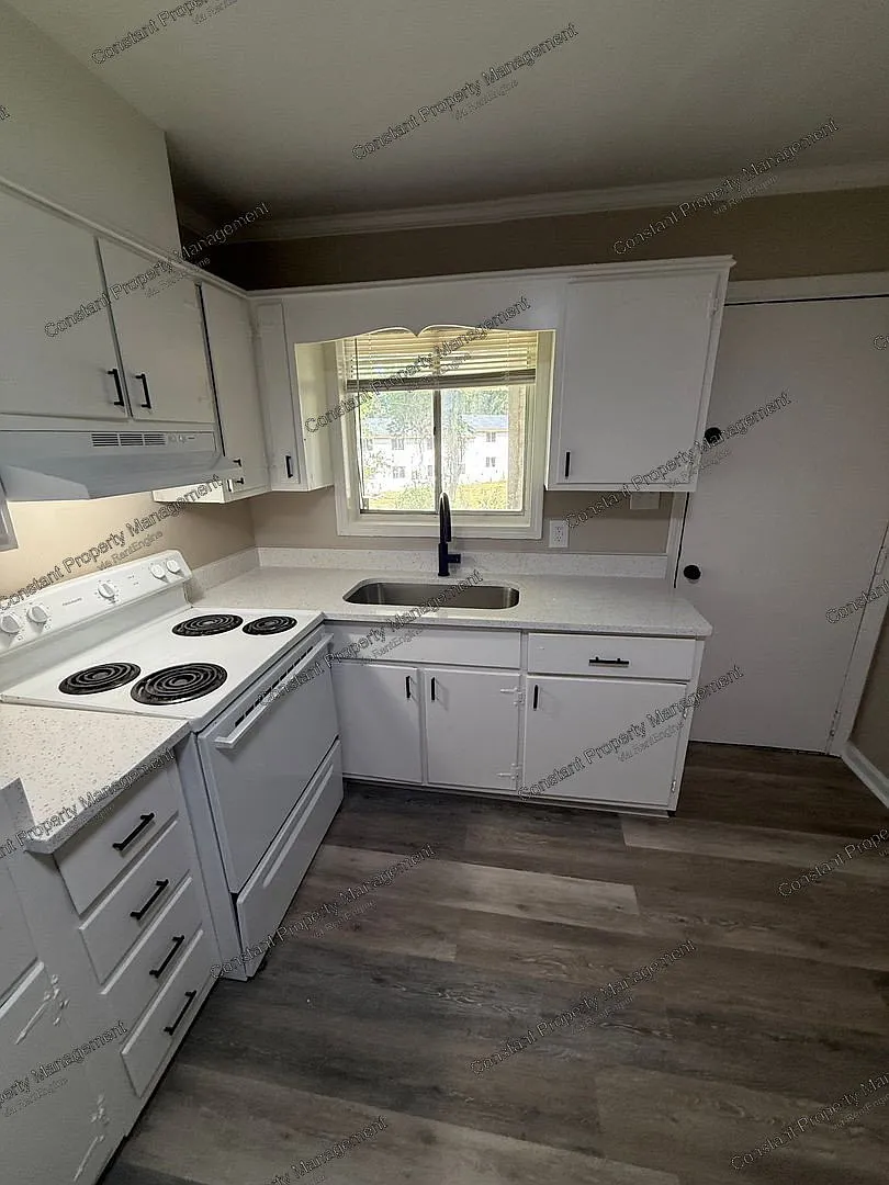 2 bed, 1.0 bath, $775 — Photo 4