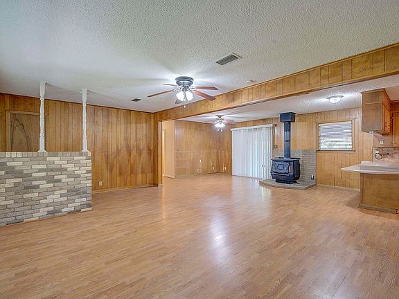 5th image of 814 Hawkins Ave