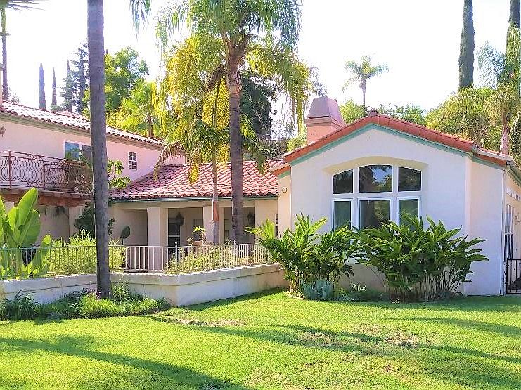 1st image of 3193 Avenida Hacienda