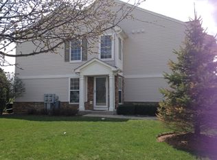 651 Pointe Dr, Crystal Lake, IL 60014