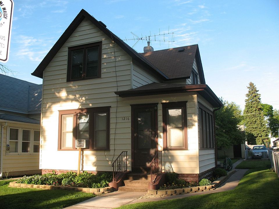 1st image of 1216 Woodbridge St