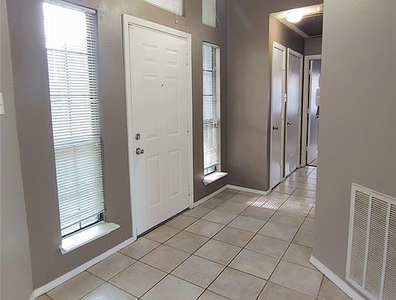 3rd image of 6401 Fairlane Dr