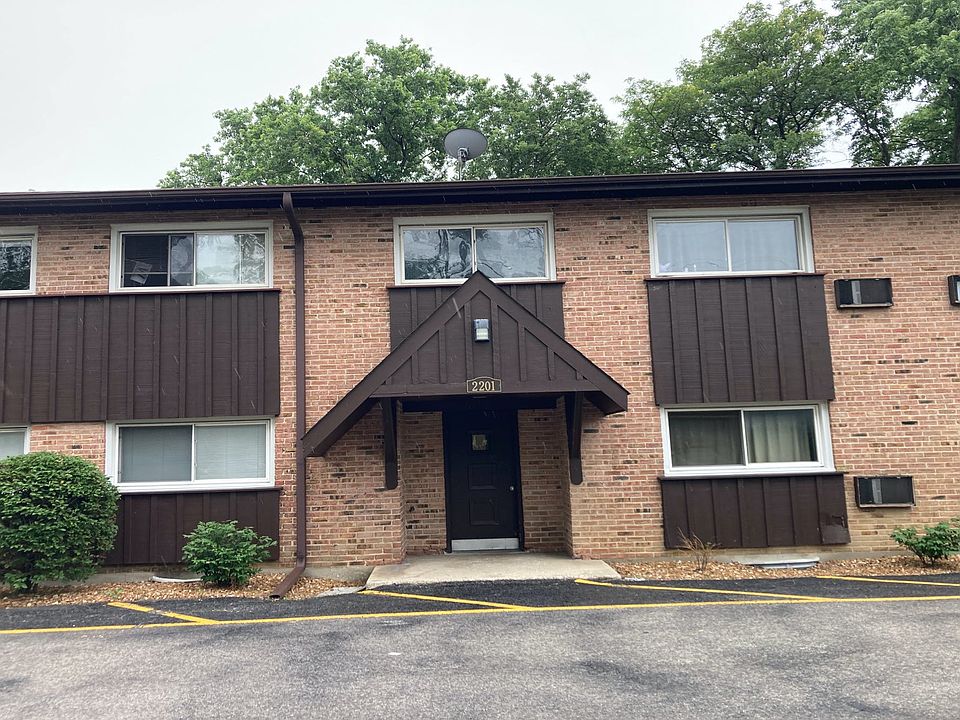 1st image of 2201 Arbor Cir APT 9