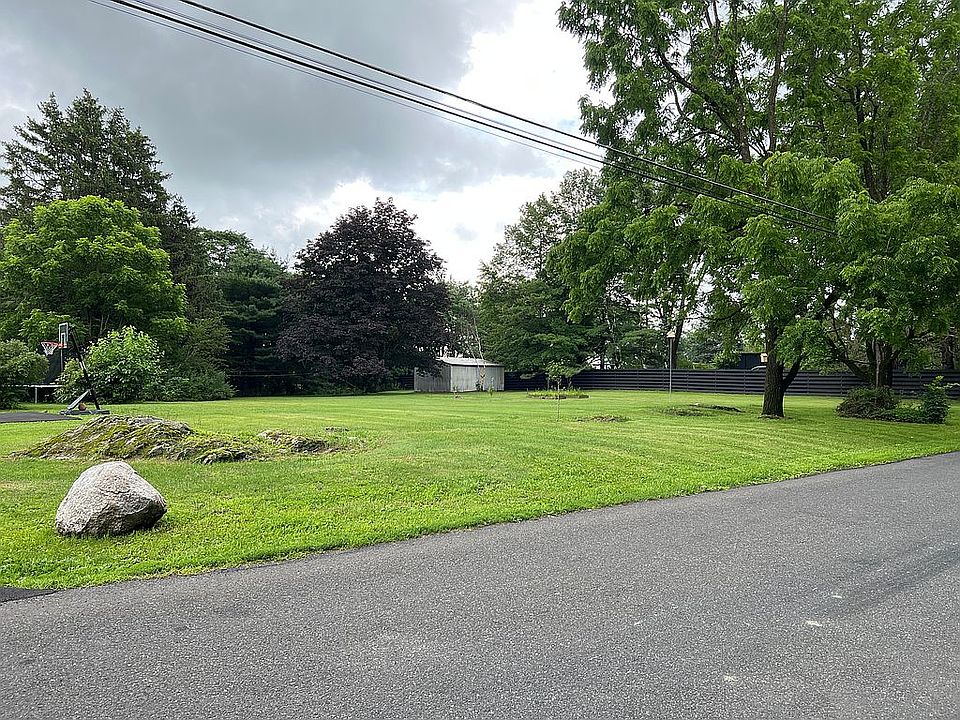 2nd image of 612 Hoagerburgh Rd