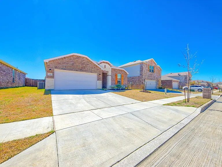 2344 Bermont Red Ln — Photo 4