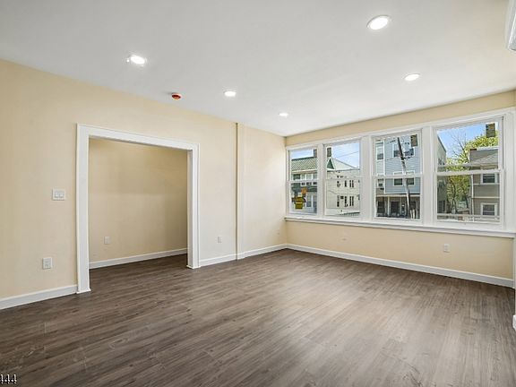3rd image of 36 Chelsea Ave