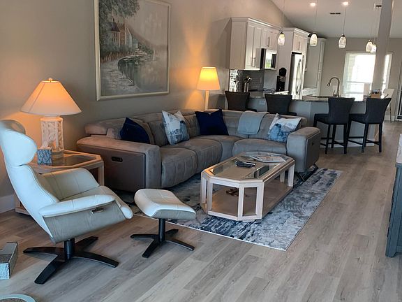 5th image of 202-810 Gulf Pavilion Dr #202