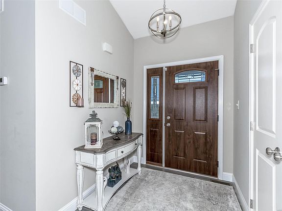 3rd image of 920 Half Moon Ln