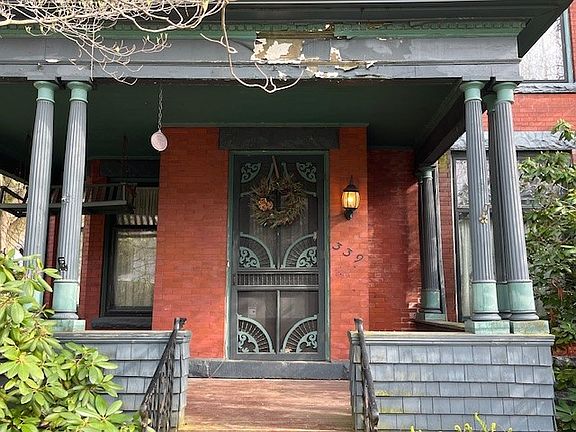 2nd image of 339 W 21st St