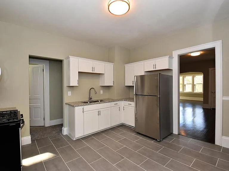 2577 S Graham St — Photo 8
